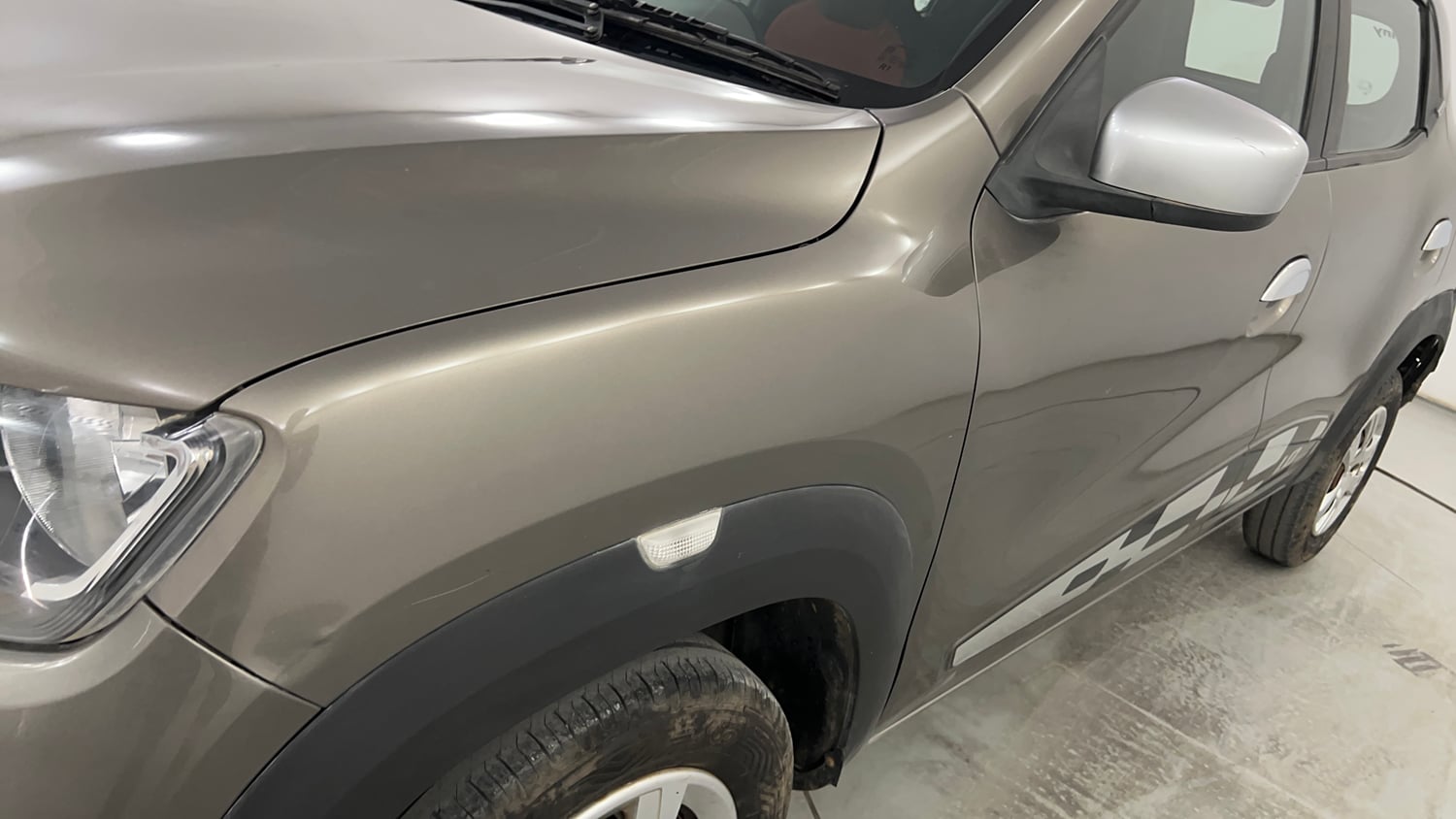 Used 2016 Renault Kwid RXT Petrol Manual dents MINOR SCRATCH