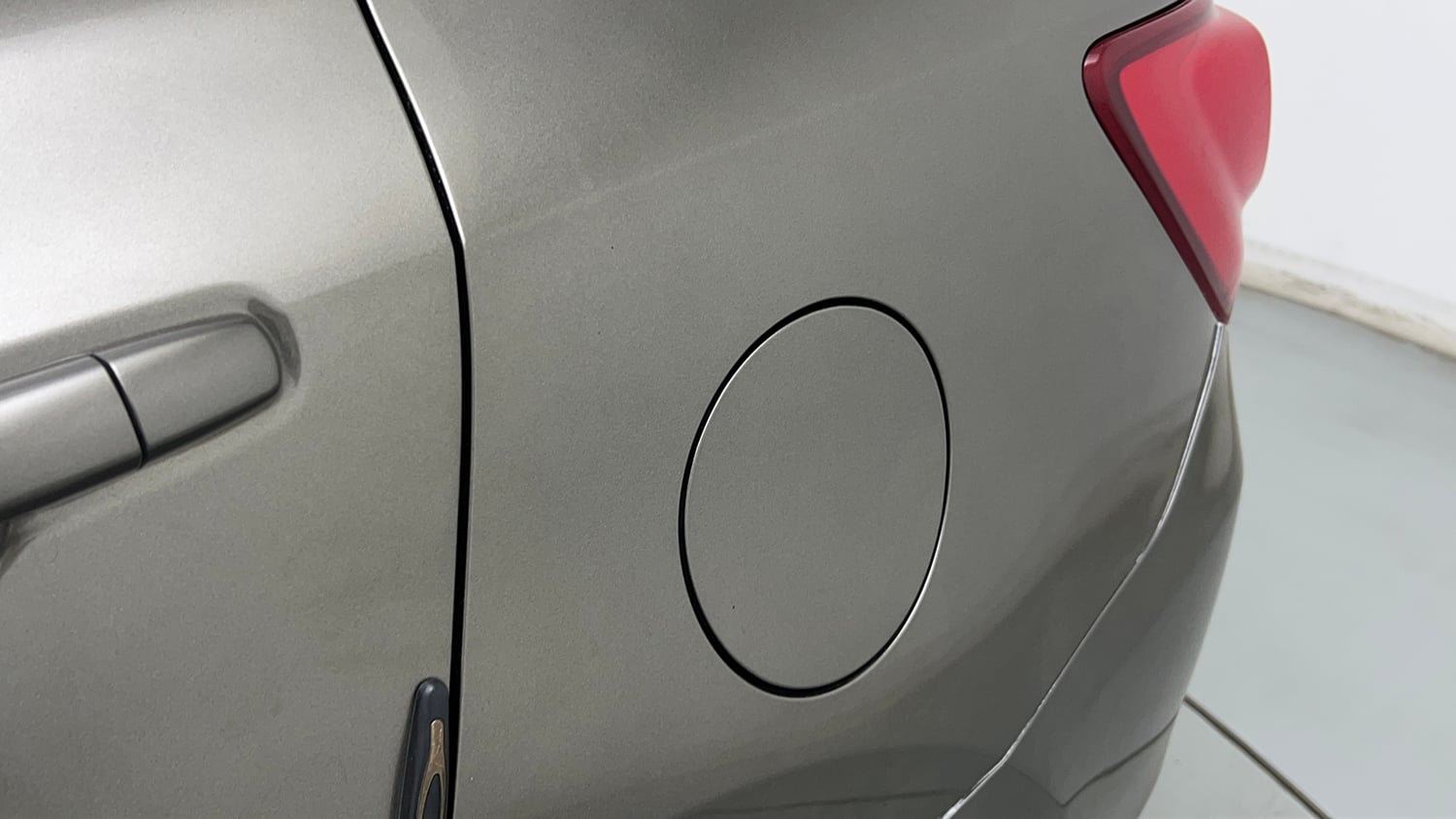 Used 2022 Maruti Suzuki Dzire VXi Petrol Manual dents MINOR SCRATCH