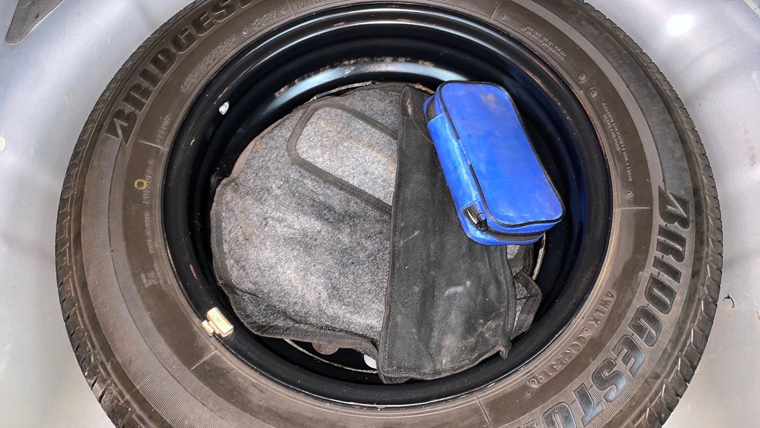 Used 2019 Hyundai Elite i20 Asta 1.2 (O) Petrol Manual tyres SPARE TYRE VIEW