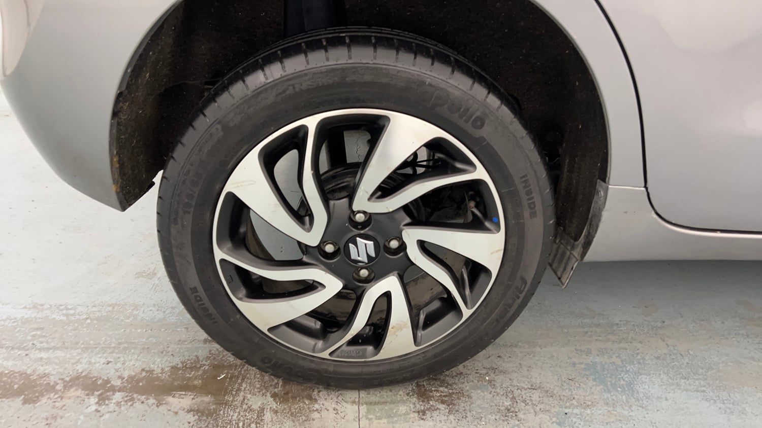 Used 2020 Maruti Suzuki Baleno Zeta Petrol Manual tyres RIGHT REAR TYRE RIM VIEW
