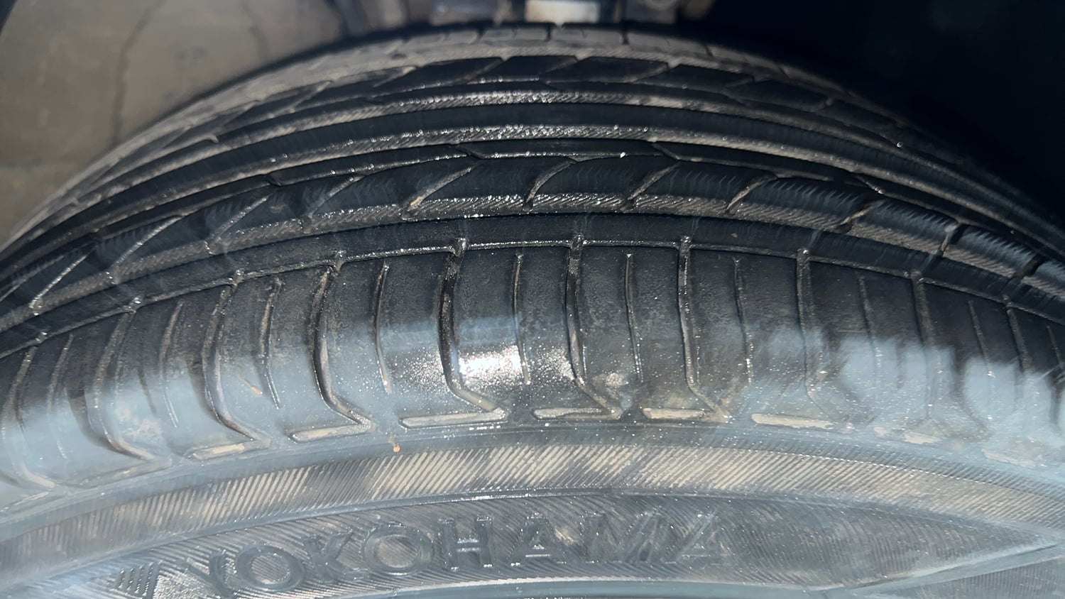 Used 2017 Volkswagen Polo Comfortline 1.2L (P) Petrol Manual tyres RIGHT FRONT TYRE TREAD VIEW