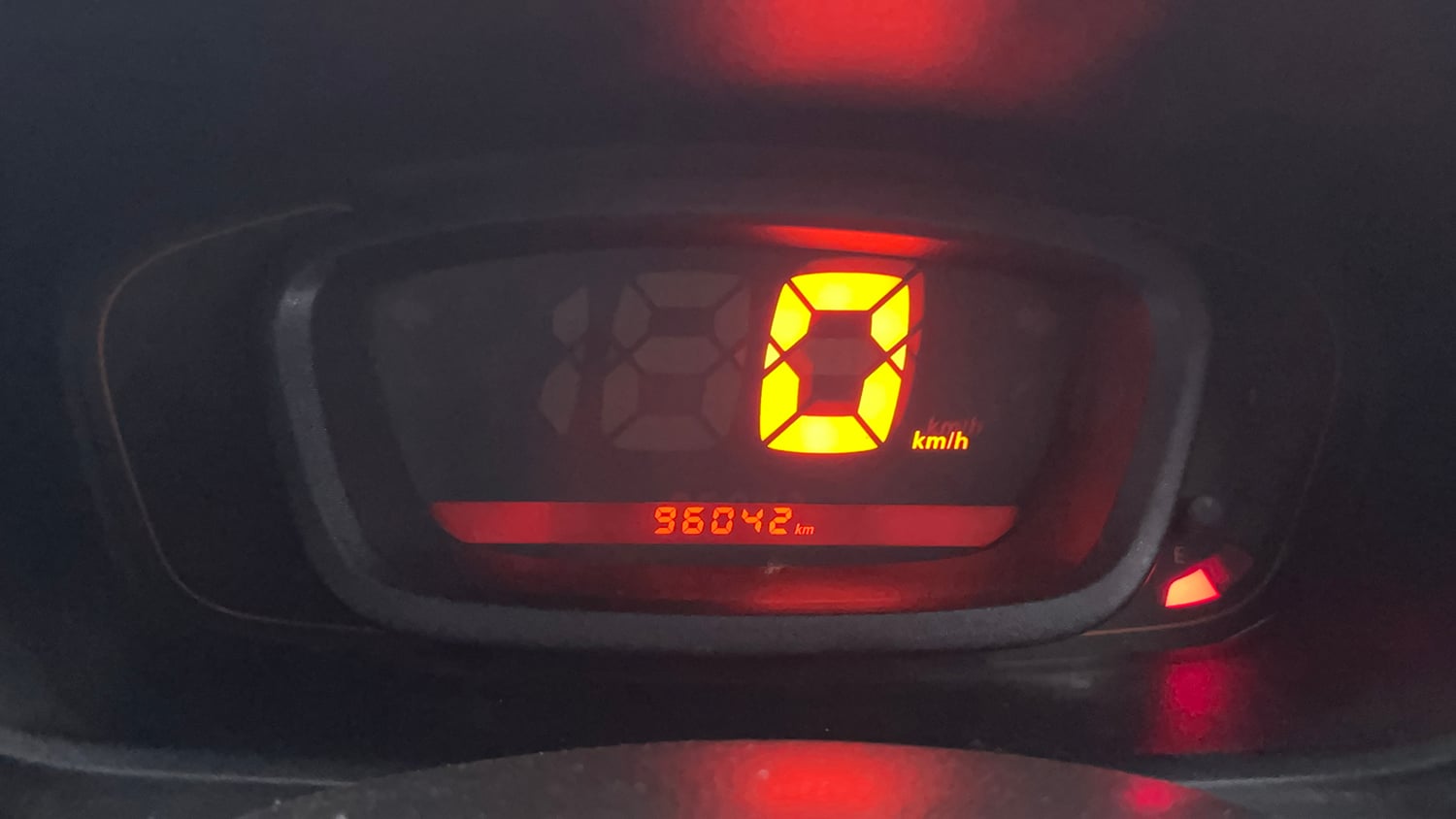 Used 2017 Renault Kwid RXT (O) 1.0 SCE Edition Petrol Manual interior CLUSTERMETER VIEW