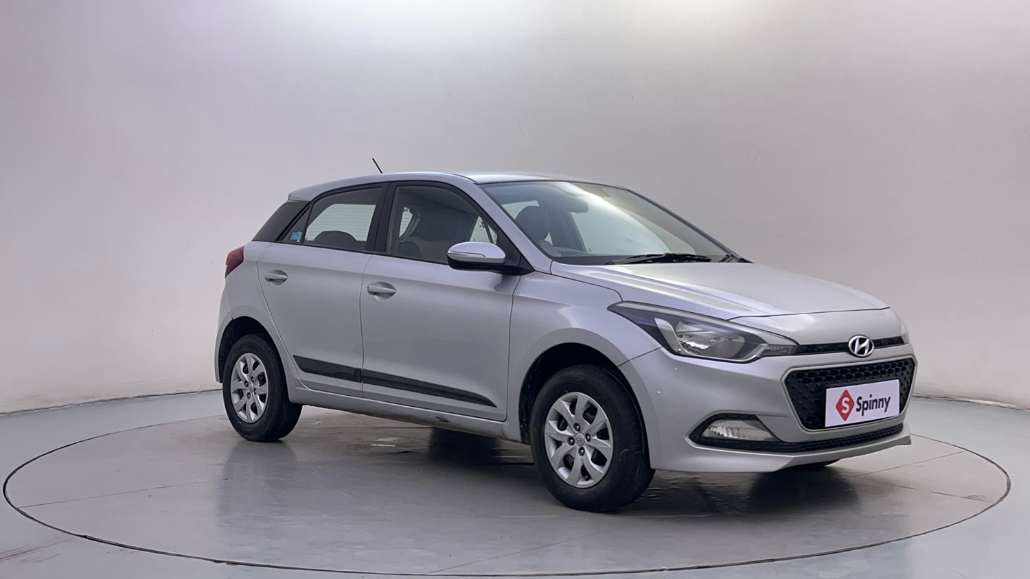Used 2017 Hyundai Elite i20 Sportz 1.2 Petrol Manual exterior RIGHT FRONT CORNER VIEW