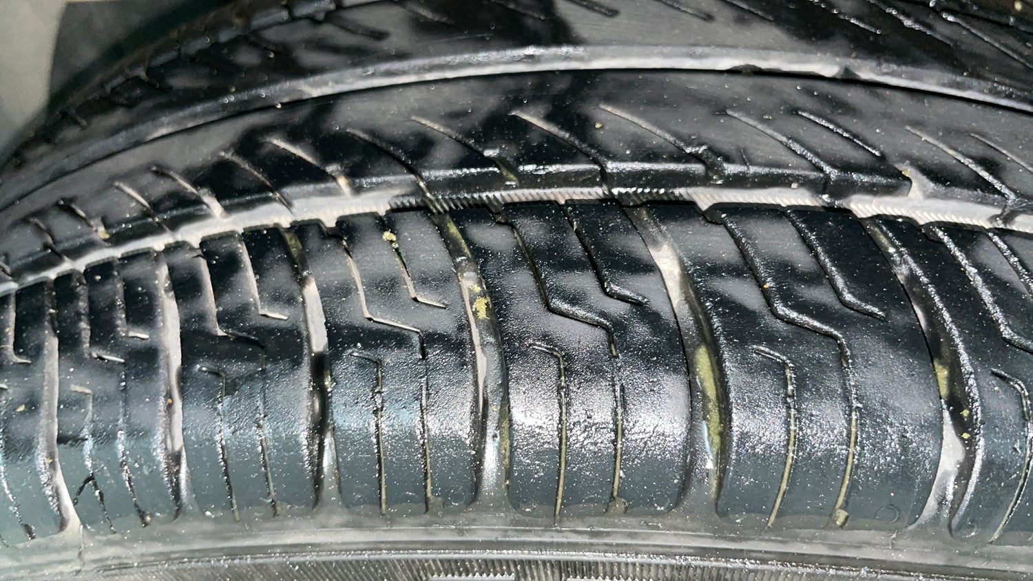 Used 2019 Hyundai Grand i10 Magna 1.2 Kappa VTVT Petrol Manual tyres LEFT FRONT TYRE TREAD VIEW