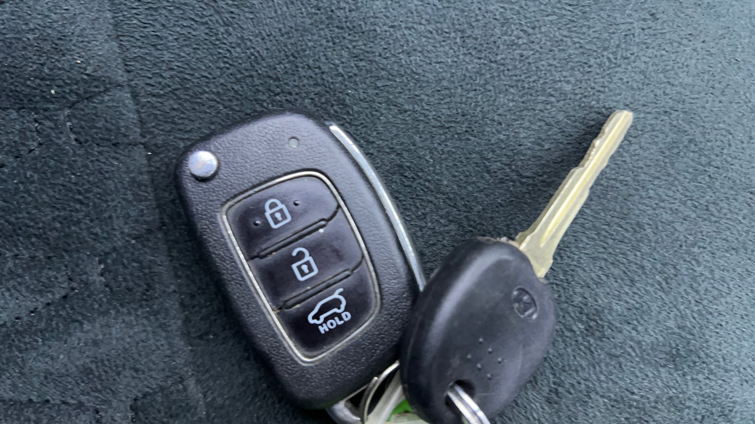 Used 2021 Hyundai Venue S 1.0 Turbo DCT Petrol Automatic extra CAR KEY VIEW