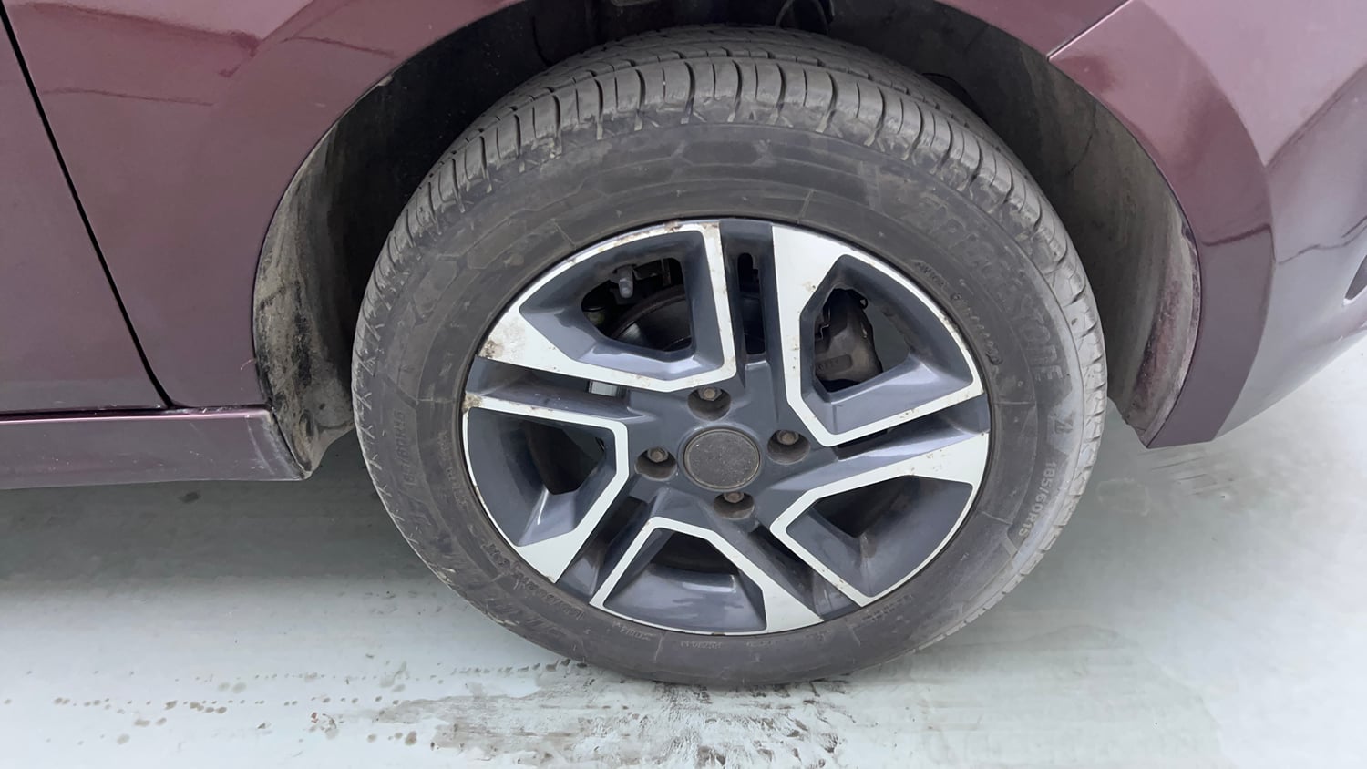 Used 2021 Tata Tigor XZ Plus Petrol Manual tyres RIGHT FRONT TYRE RIM VIEW