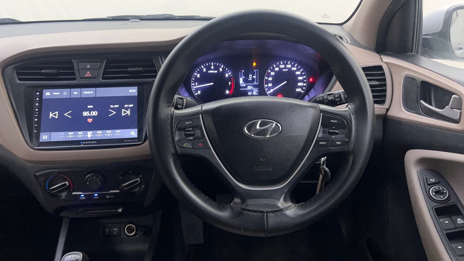 Used 2017 Hyundai Elite i20 Sportz 1.2 Petrol Manual interior STEERING VIEW