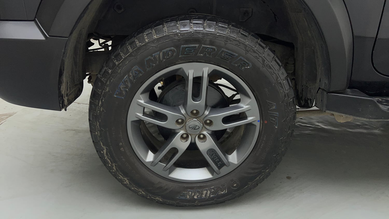 Used 2022 mahindra Thar LX Hard Top Petrol AT 4WD Petrol Automatic tyres RIGHT REAR TYRE RIM VIEW
