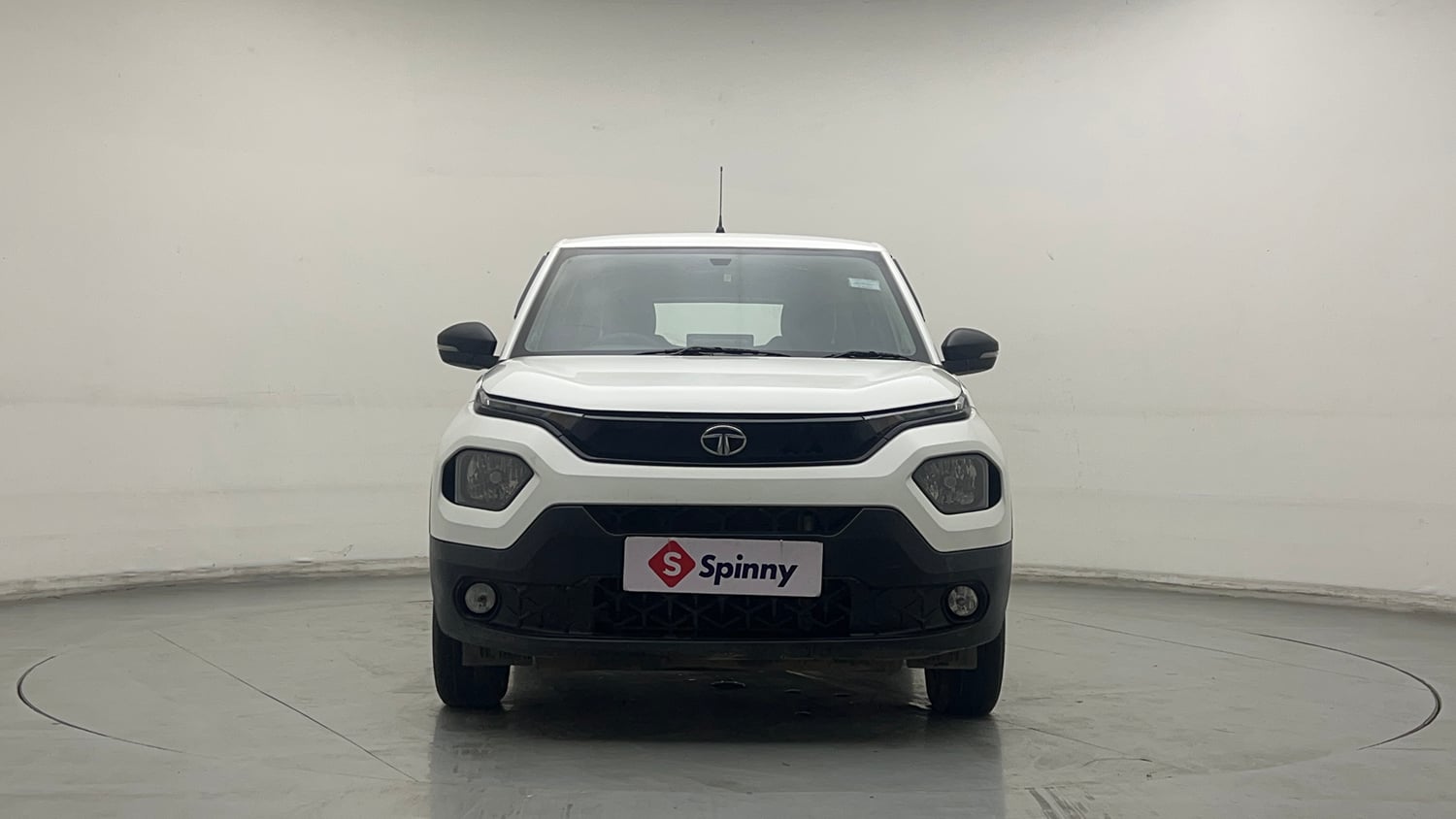 Used 2022 Tata Punch Pure MT Petrol + CNG(Outside Fitted) Cng Manual exterior FRONT VIEW