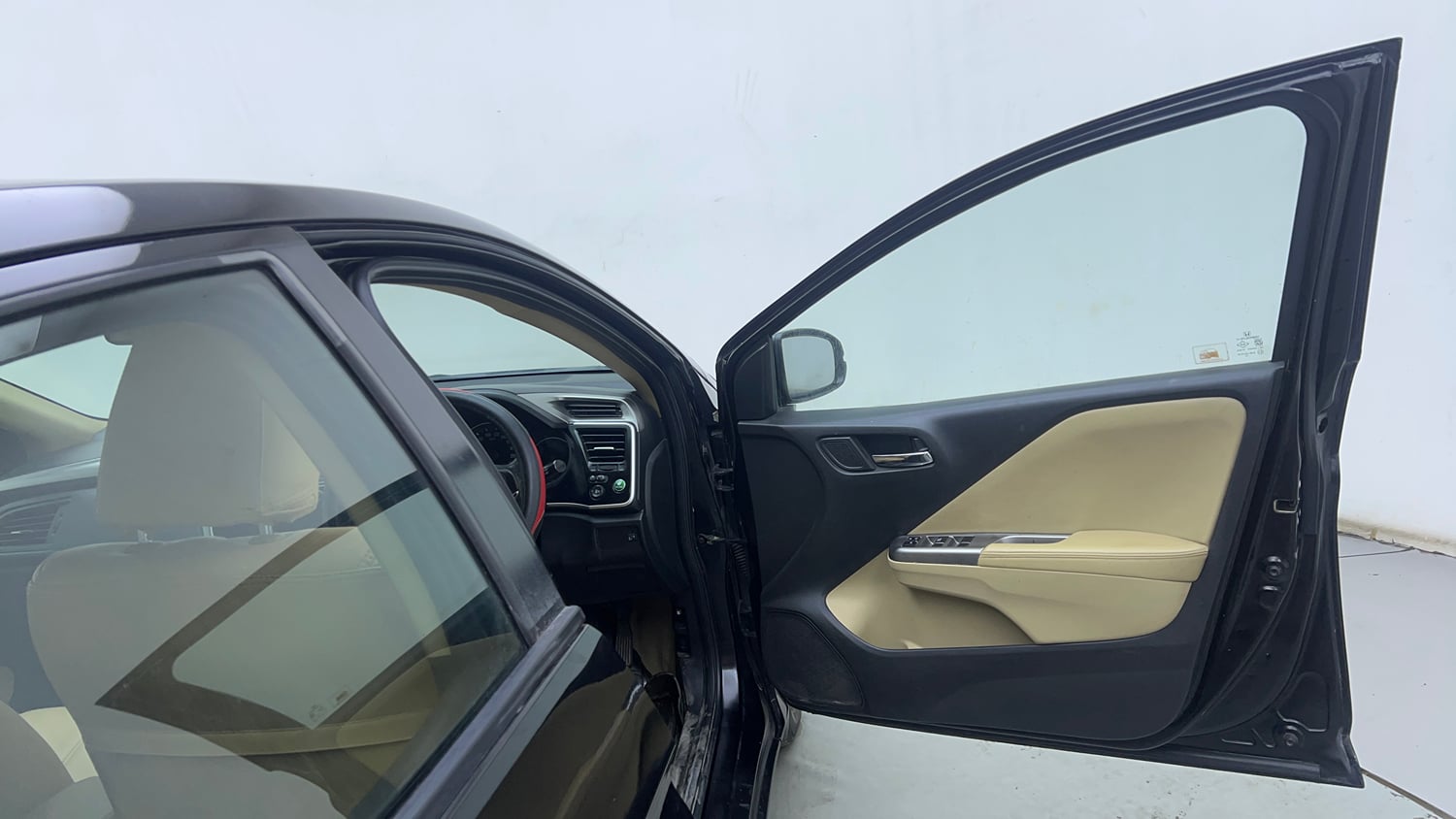 Used 2014 Honda City VX CVT Petrol Automatic interior RIGHT FRONT DOOR OPEN VIEW