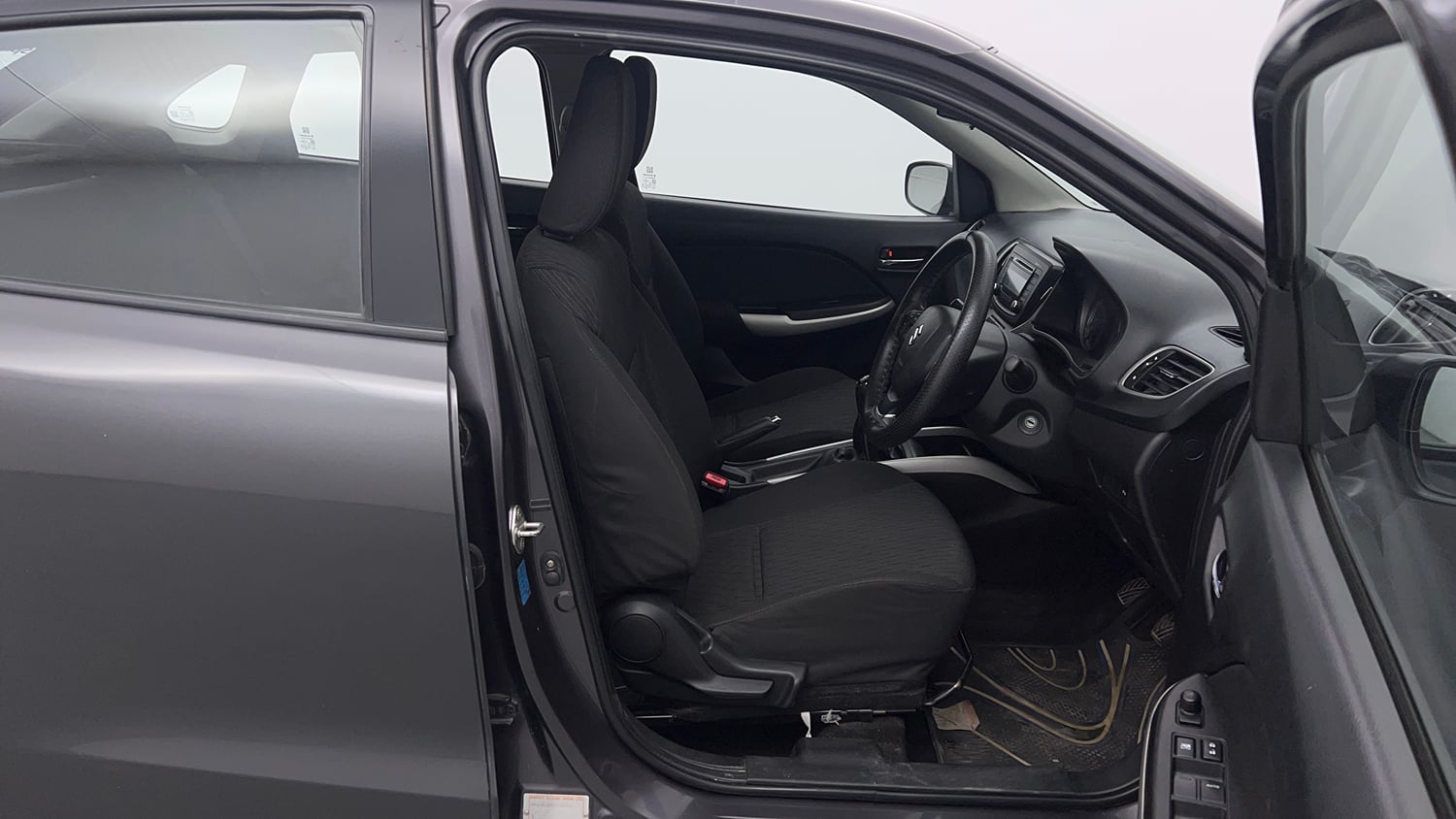 Used 2018 Maruti Suzuki Baleno Delta 1.2 Petrol Manual interior RIGHT SIDE FRONT DOOR CABIN VIEW