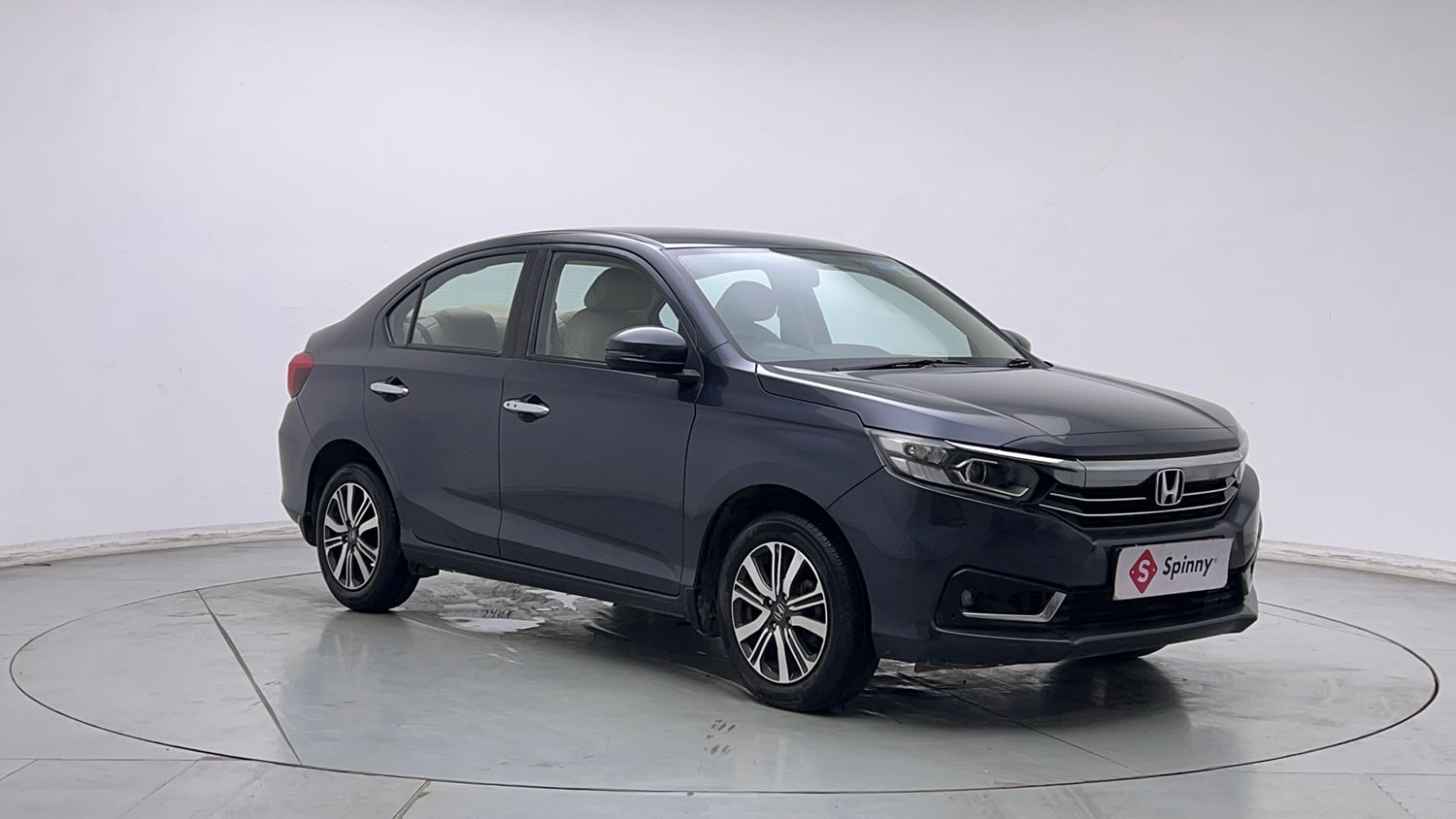 Used 2024 honda Amaze 2nd Generation VX 1.2 Petrol MT Petrol Manual exterior RIGHT FRONT CORNER VIEW
