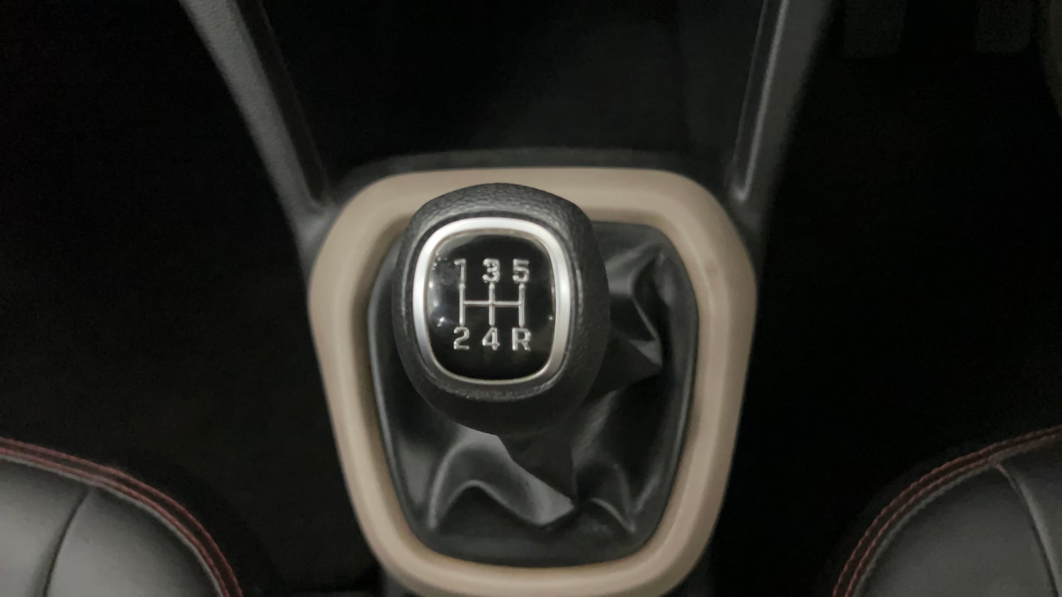 Used 2019 Hyundai Grand i10 Sportz 1.2 Kappa VTVT CNG (Outside Fitted) Cng Manual interior GEAR  KNOB VIEW