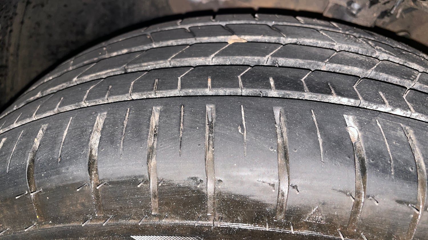 Used 2019 Hyundai Elite i20 Asta 1.2 (O) Petrol Manual tyres LEFT FRONT TYRE TREAD VIEW