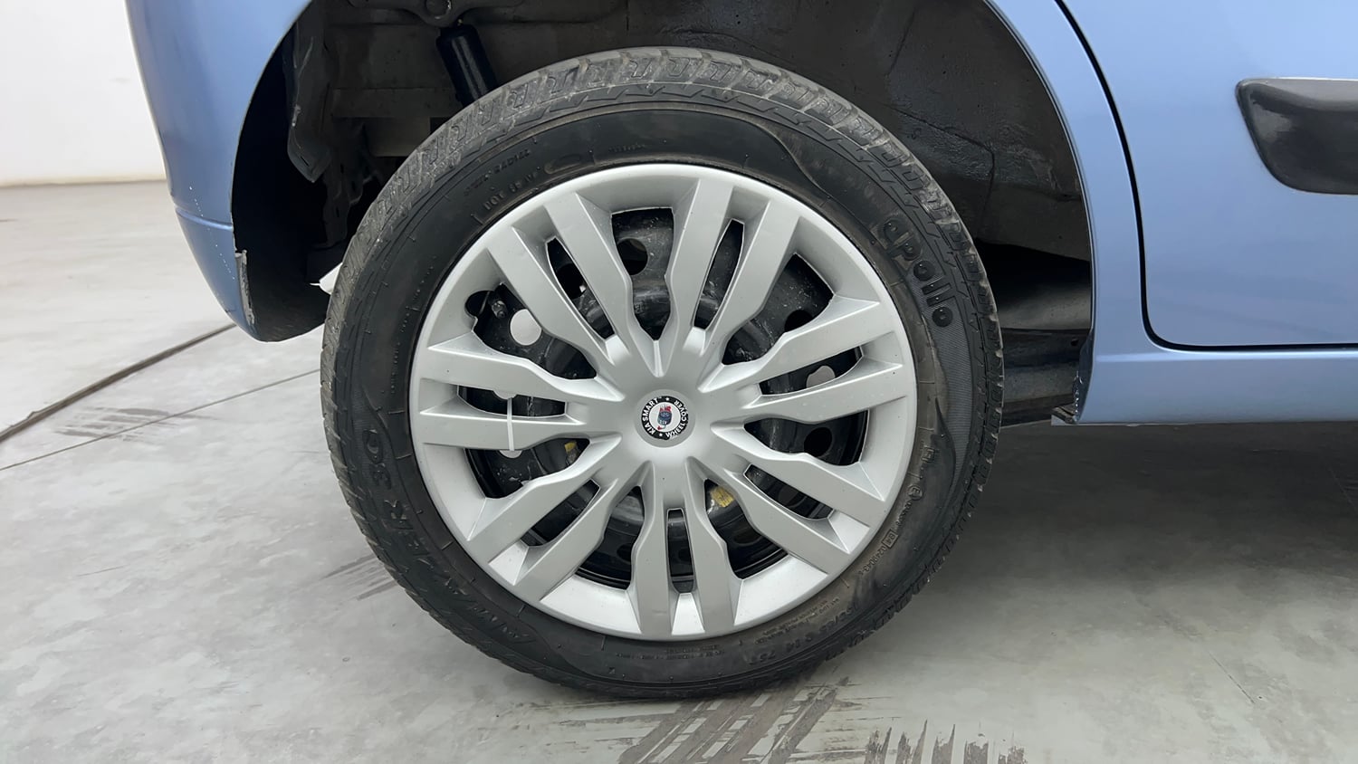Used 2012 Maruti Suzuki Wagon R 1.0 VXi Petrol Manual tyres RIGHT REAR TYRE RIM VIEW