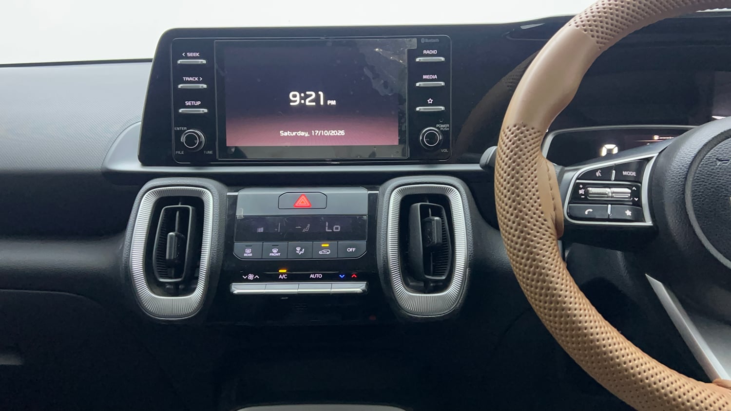 Used 2024 Kia Sonet HTK (O) 1.2 Petrol MT Petrol Manual interior MUSIC SYSTEM & AC CONTROL VIEW