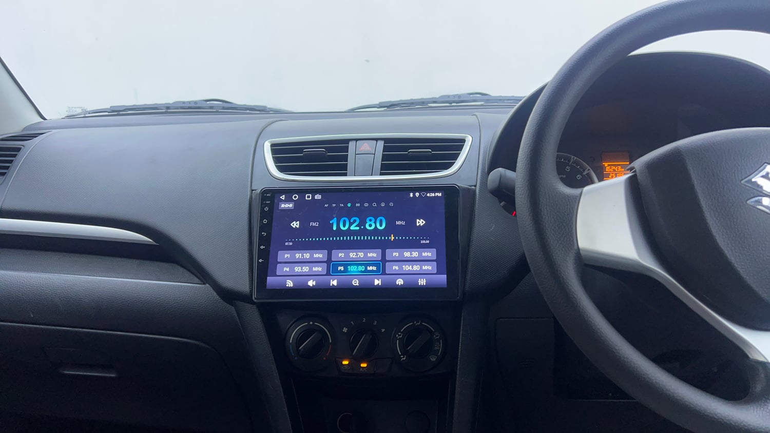 Used 2013 Maruti Suzuki Swift VXi Petrol Manual interior MUSIC SYSTEM & AC CONTROL VIEW