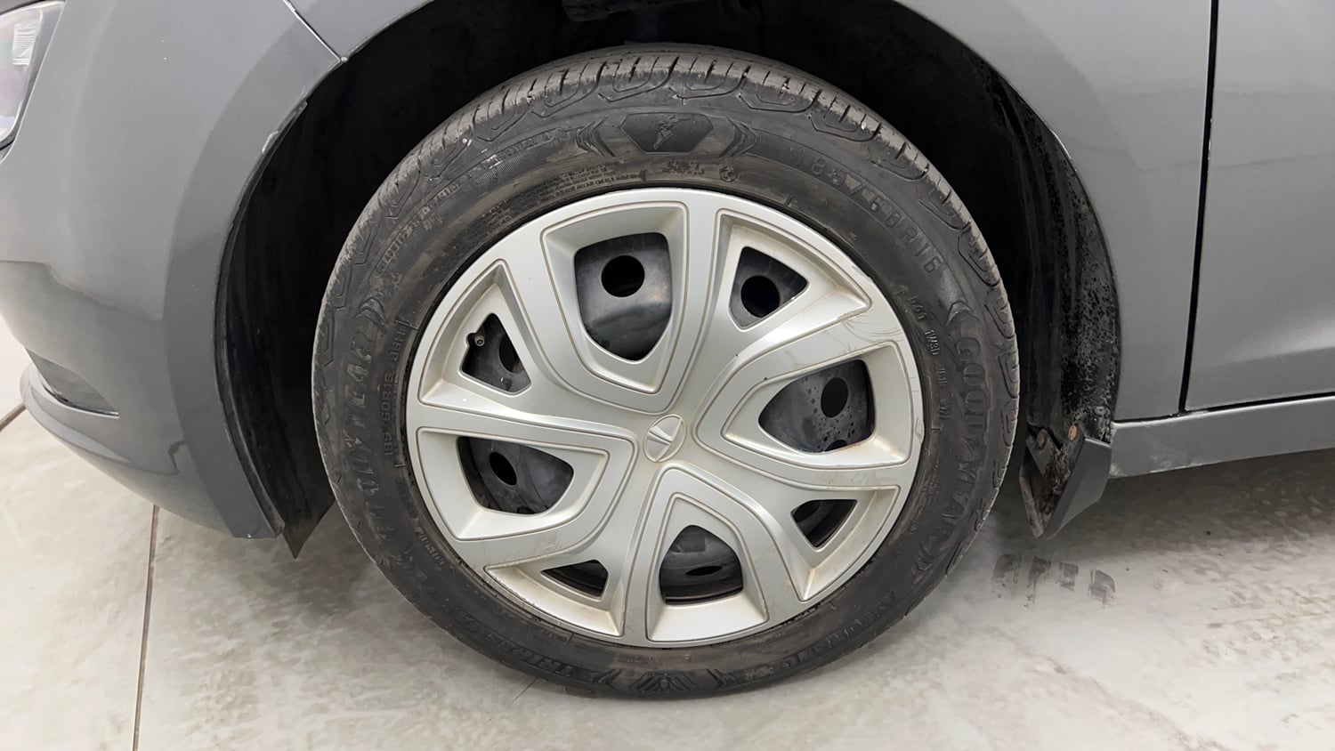 Used 2022 Tata Altroz XTA Petrol Petrol Automatic tyres LEFT FRONT TYRE RIM VIEW
