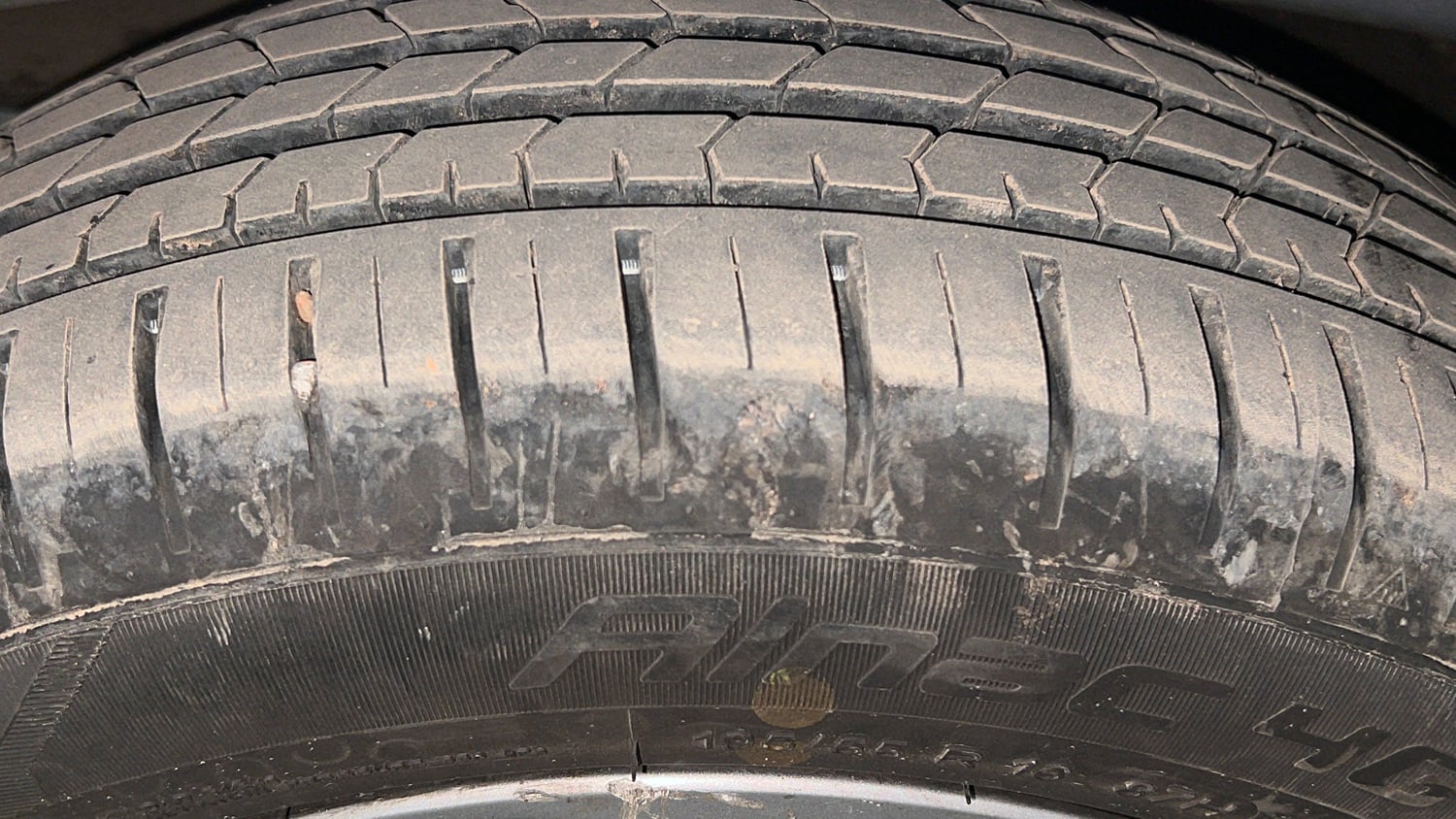 Used 2018 Maruti Suzuki Baleno Zeta 1.2 AT Petrol Automatic tyres LEFT FRONT TYRE TREAD VIEW