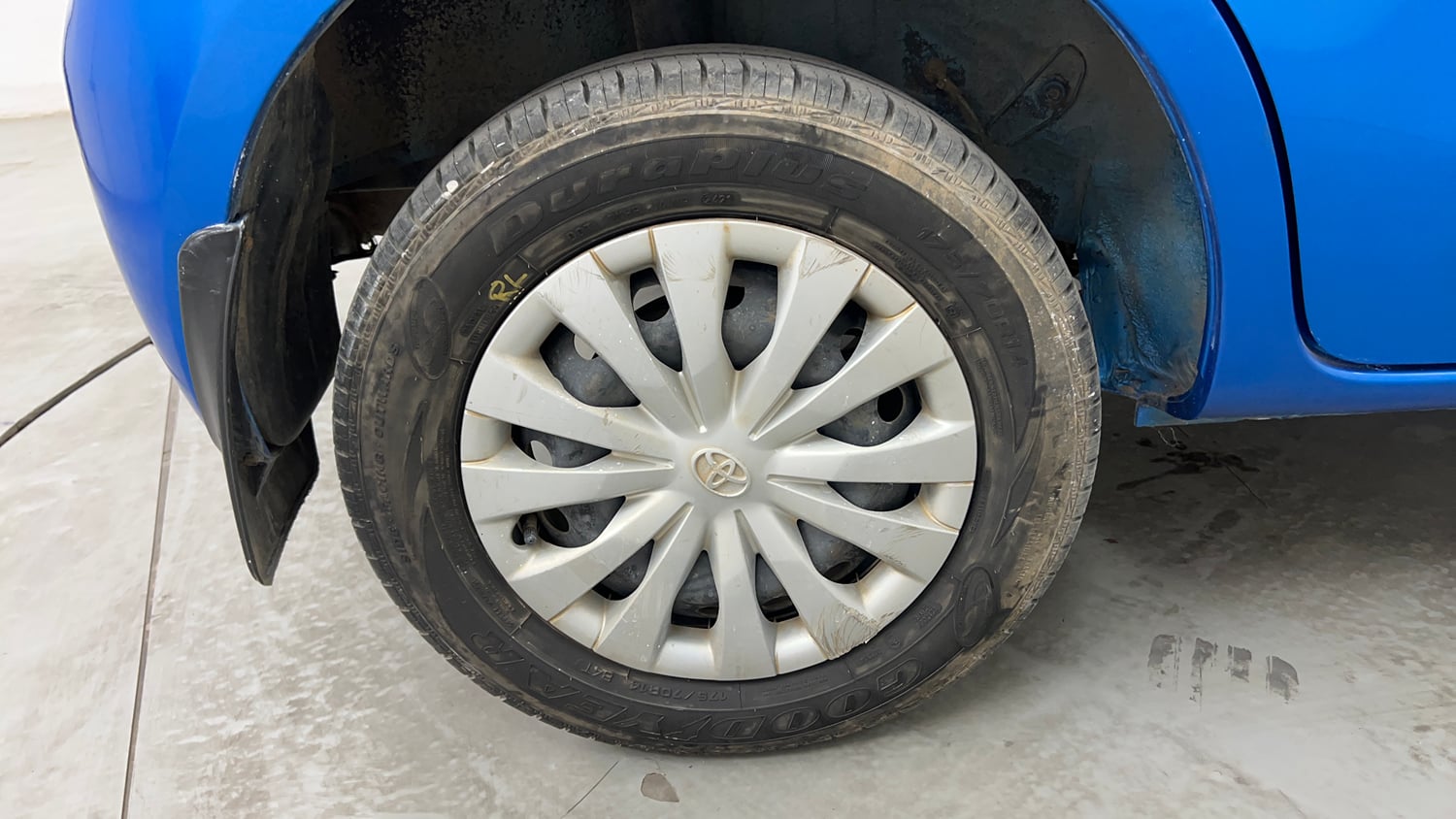 Used 2015 Toyota Etios Liva V Petrol Manual tyres RIGHT REAR TYRE RIM VIEW