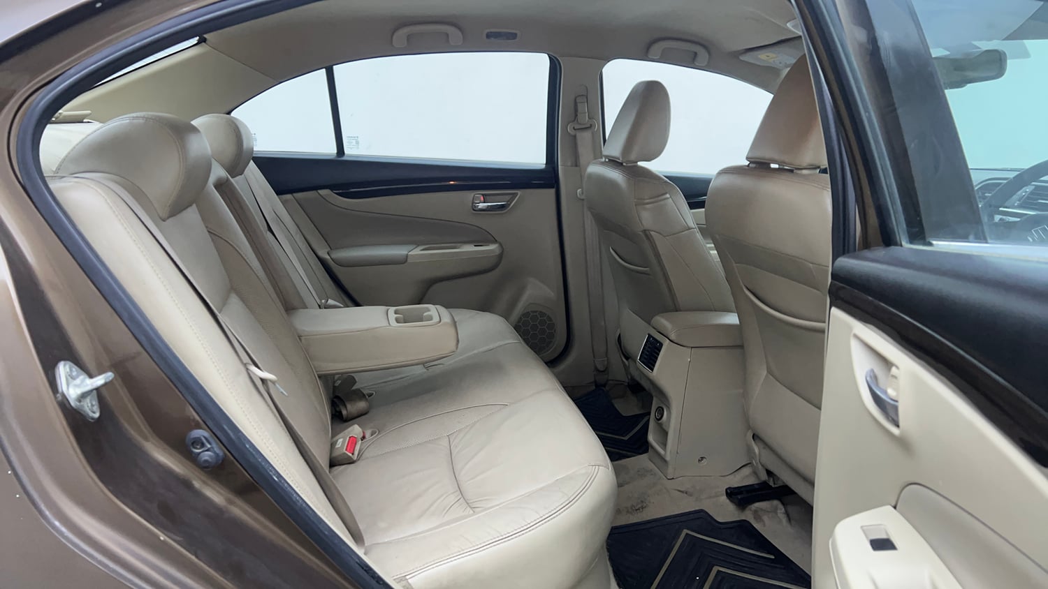 Used 2017 Maruti Suzuki Ciaz Alpha 1.4 MT Petrol Manual interior RIGHT SIDE REAR DOOR CABIN VIEW