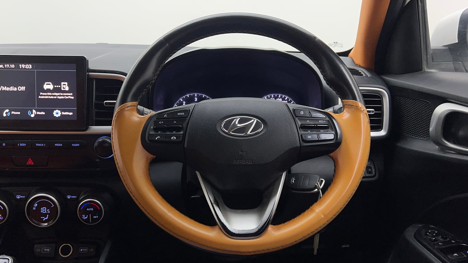 Used 2021 Hyundai Venue SX 1.5 CRDi Diesel Manual interior STEERING VIEW