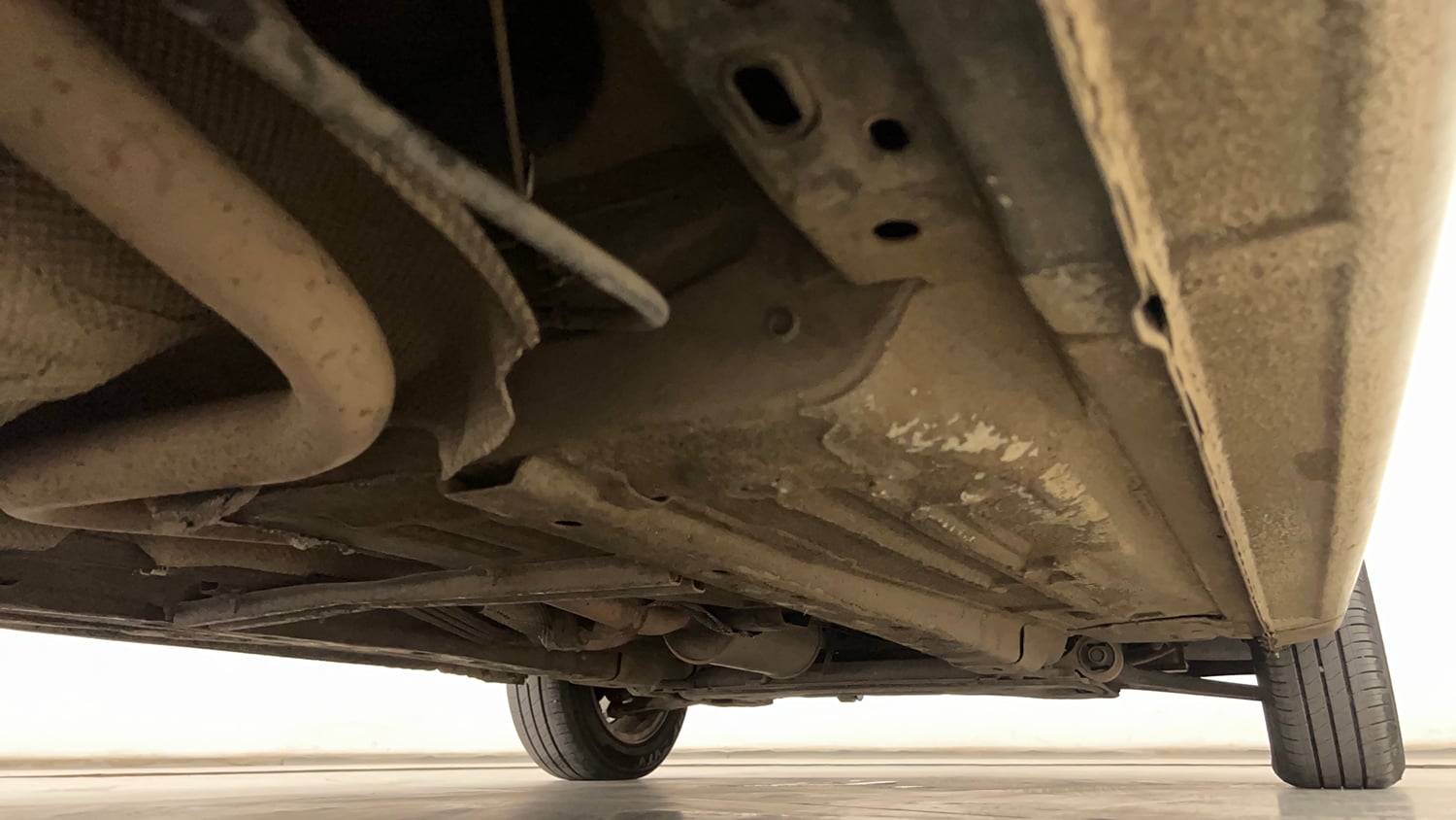 Used 2014 Ford Figo Duratec Petrol Titanium 1.2 Petrol Manual extra REAR RIGHT UNDERBODY VIEW