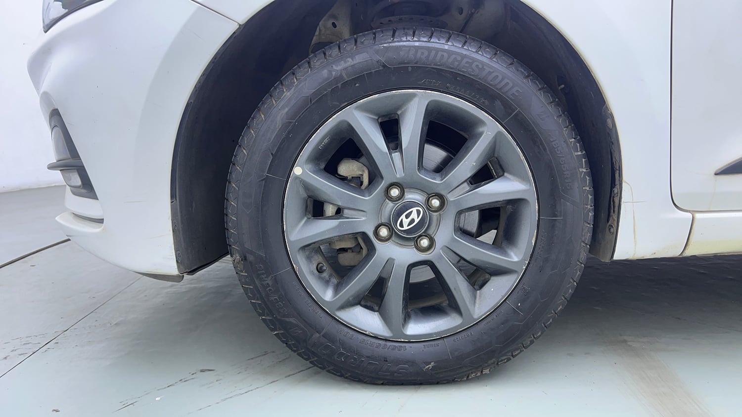 Used 2019 Hyundai Elite i20 Sportz Plus 1.2 Petrol Manual tyres LEFT FRONT TYRE RIM VIEW