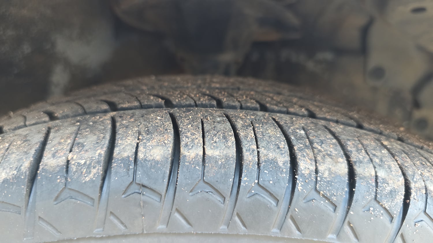 Used 2014 Hyundai Eon Era + Petrol Manual tyres RIGHT FRONT TYRE TREAD VIEW