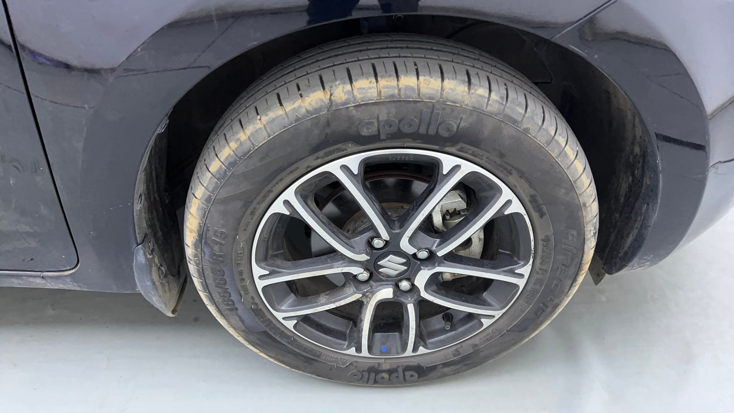 Used 2023 Maruti Suzuki Swift ZXi Plus AMT Petrol Automatic tyres RIGHT FRONT TYRE RIM VIEW