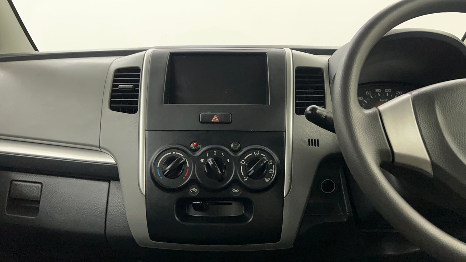 Used 2012 Maruti Suzuki Wagon R LXi Petrol Manual interior MUSIC SYSTEM & AC CONTROL VIEW
