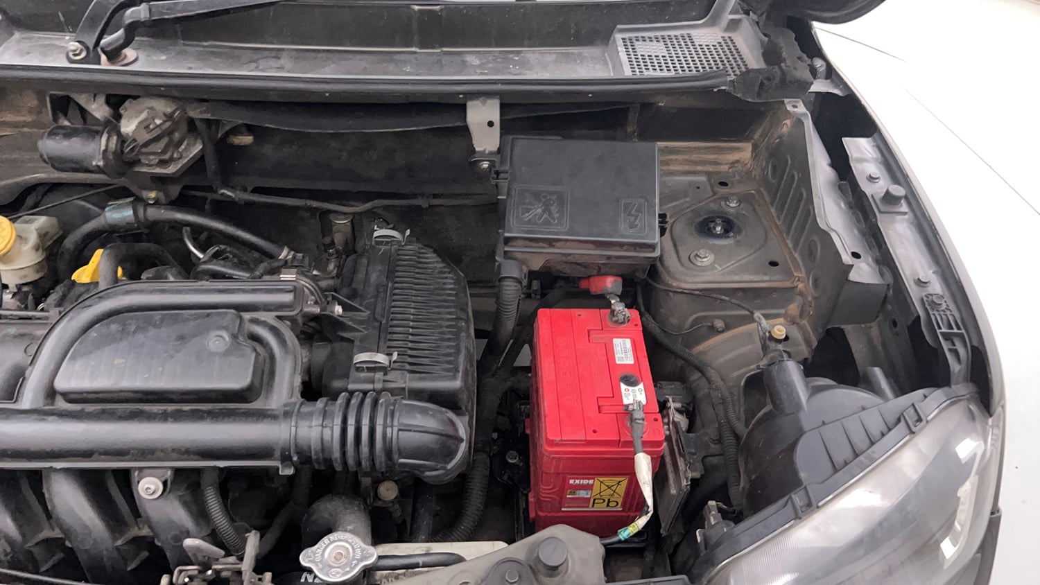Used 2017 Renault Kwid RXT (O) 1.0 SCE Edition Petrol Manual engine ENGINE LEFT SIDE VIEW