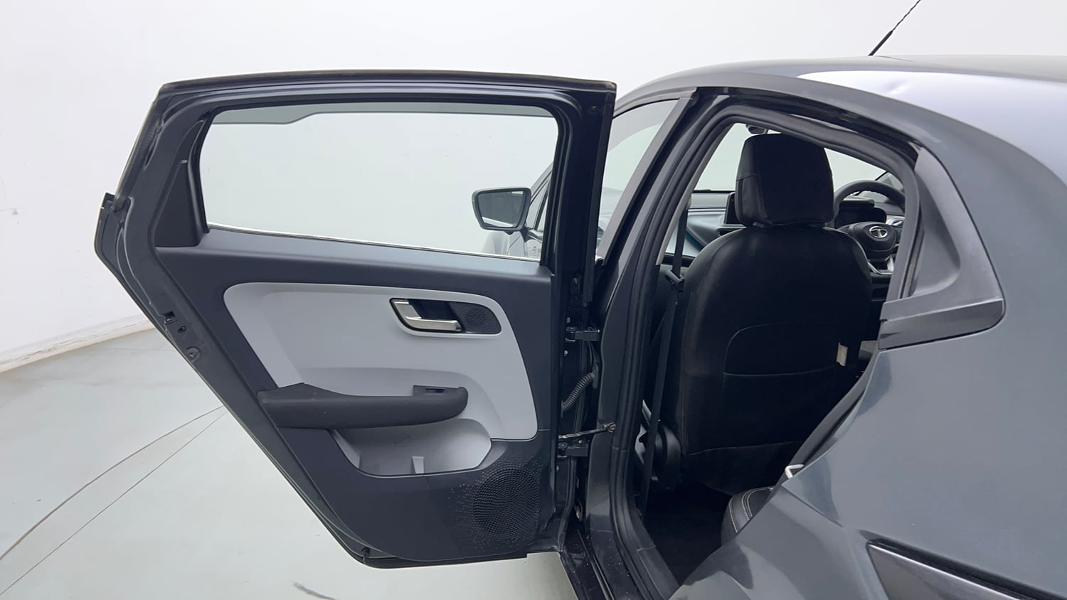 Used 2021 Tata Altroz XZ Petrol Petrol Manual interior LEFT REAR DOOR OPEN VIEW