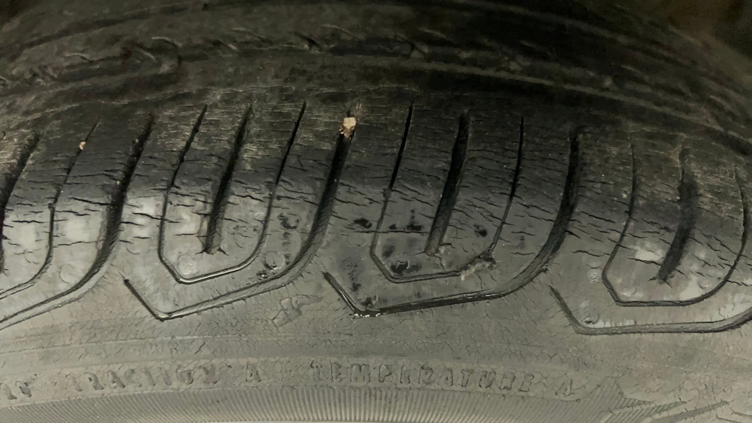 Used 2013 Honda Amaze 1.2 S i-VTEC Petrol Manual tyres LEFT REAR TYRE TREAD VIEW