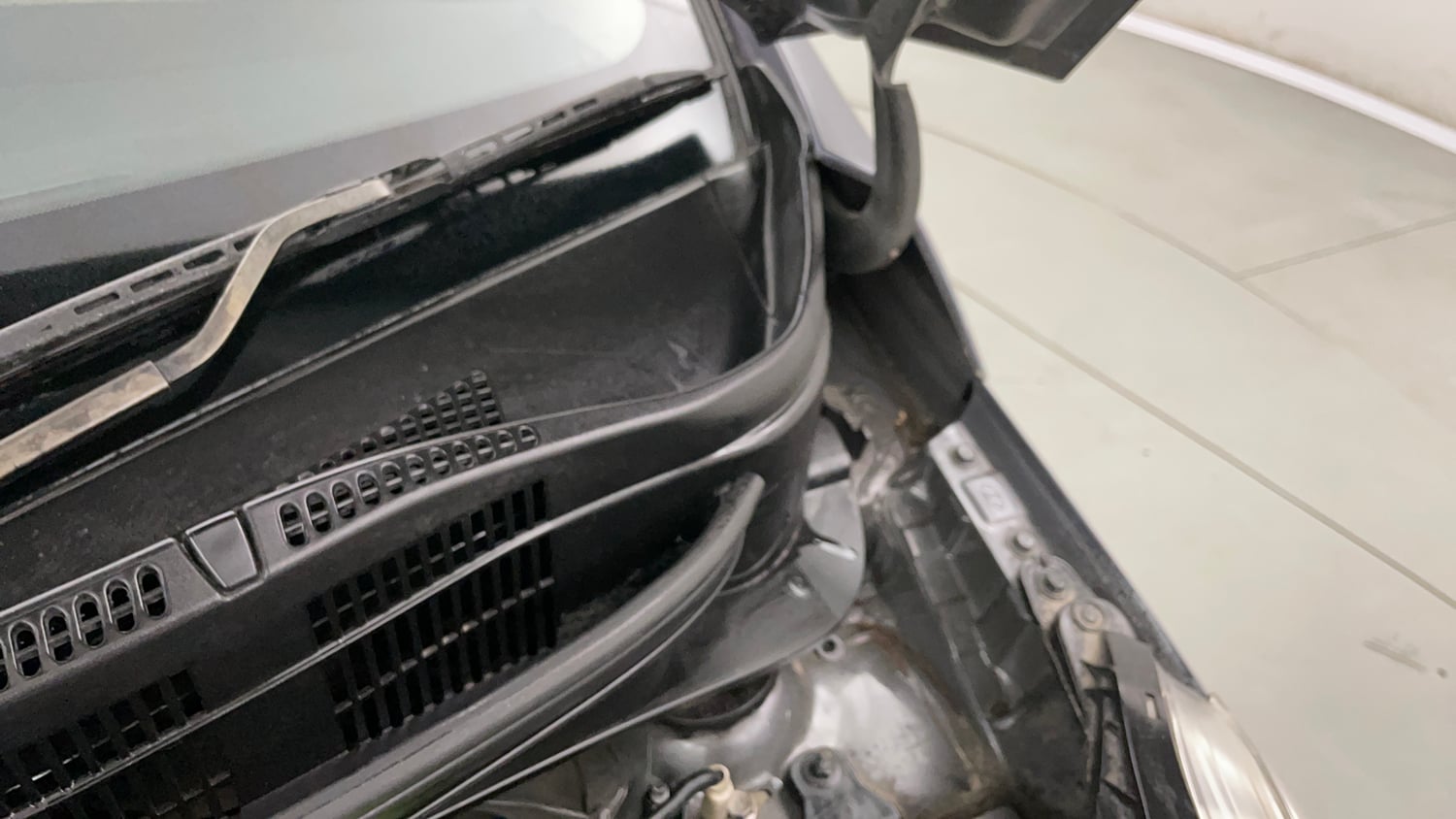 Used 2018 Hyundai Grand i10 Magna 1.2 Kappa VTVT Petrol Manual engine ENGINE LEFT SIDE HINGE & APRON VIEW