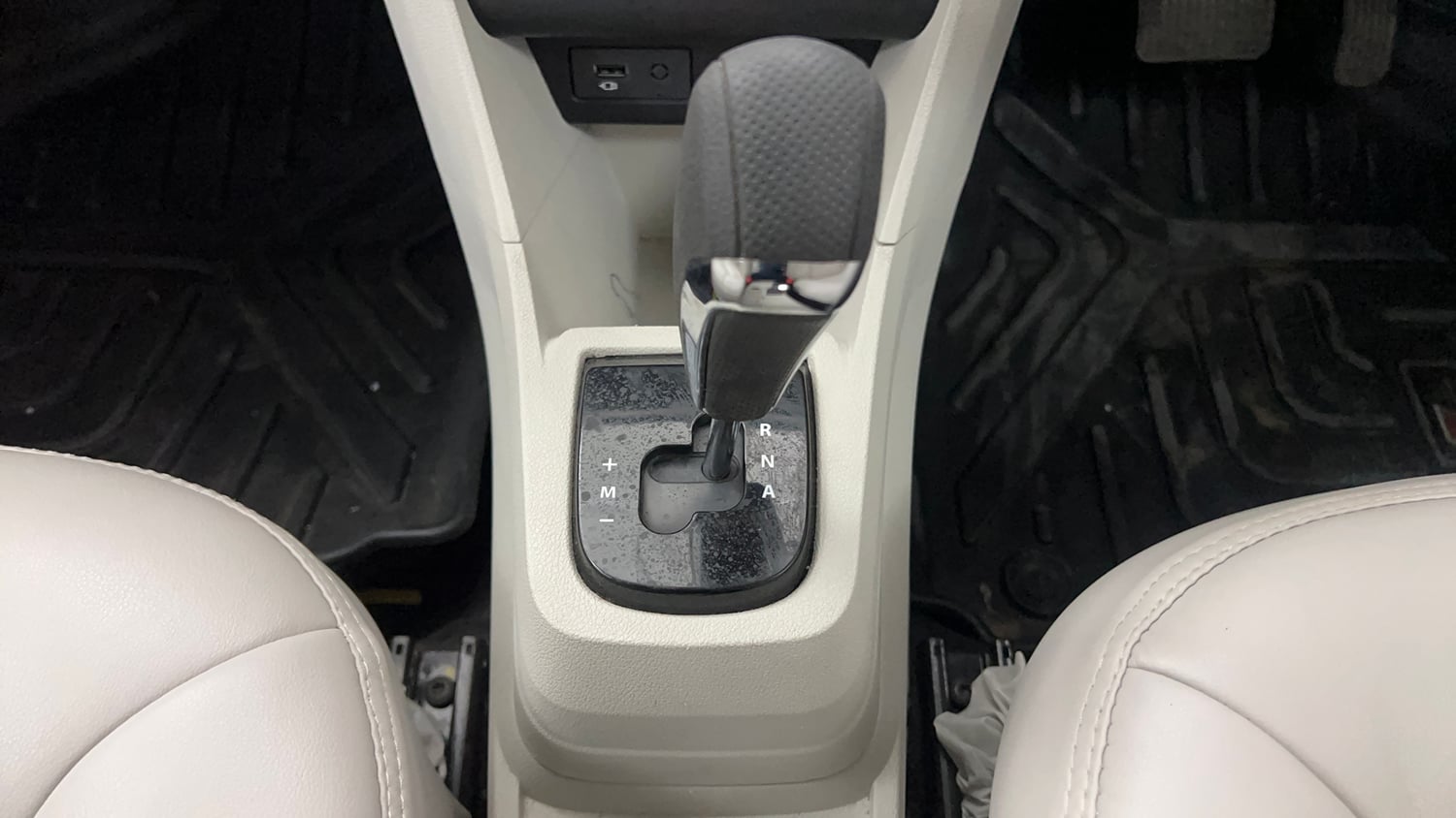 Used 2024 Tata Tigor XZA iCNG Cng Automatic interior GEAR  KNOB VIEW
