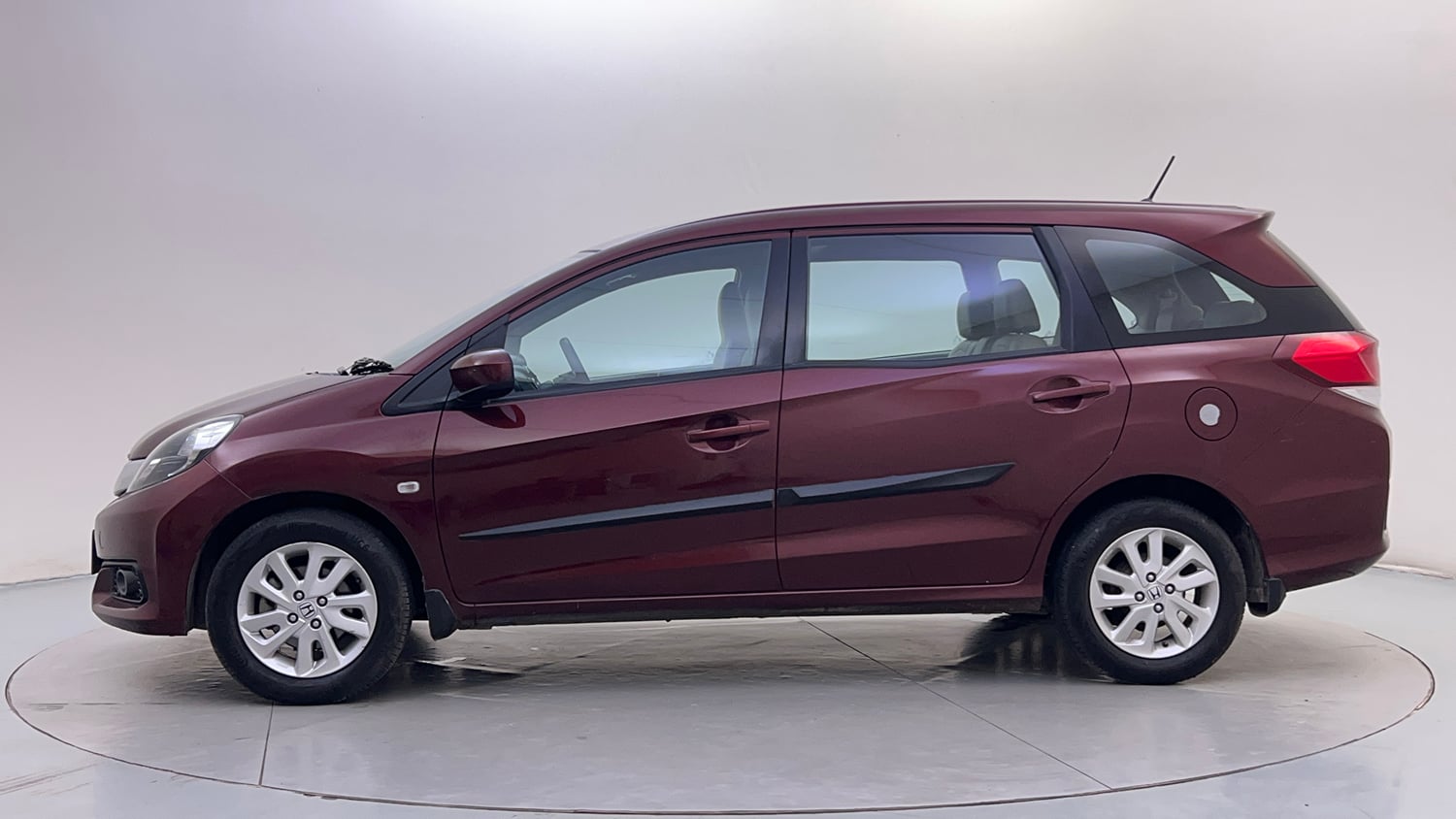 Used 2014 Honda Mobilio V Petrol Petrol Manual exterior LEFT SIDE VIEW