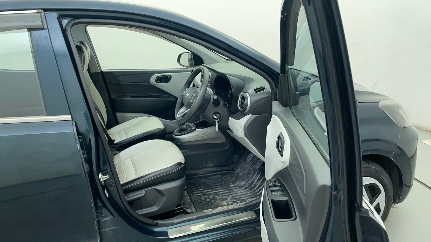Used 2024 Hyundai Grand i10 Nios Corporate1.2 Kappa Petrol Manual interior RIGHT SIDE FRONT DOOR CABIN VIEW