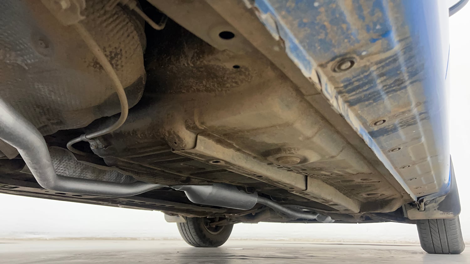 Used 2015 Toyota Etios Liva V Petrol Manual extra REAR RIGHT UNDERBODY VIEW