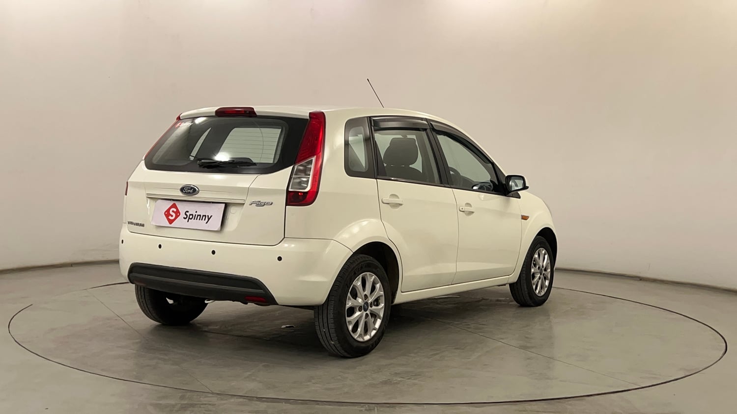 Used 2014 Ford Figo Duratec Petrol Titanium 1.2 Petrol Manual exterior RIGHT REAR CORNER VIEW