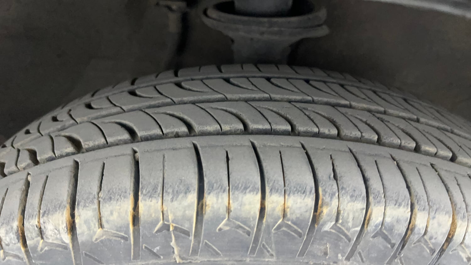 Used 2019 Maruti Suzuki Alto 800 VXi (O) Petrol Manual tyres RIGHT FRONT TYRE TREAD VIEW