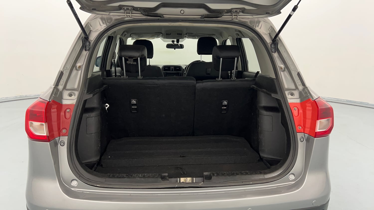 Used 2019 Maruti Suzuki Vitara Brezza [2016-2020] ZDi Plus Diesel Manual interior DICKY INSIDE VIEW
