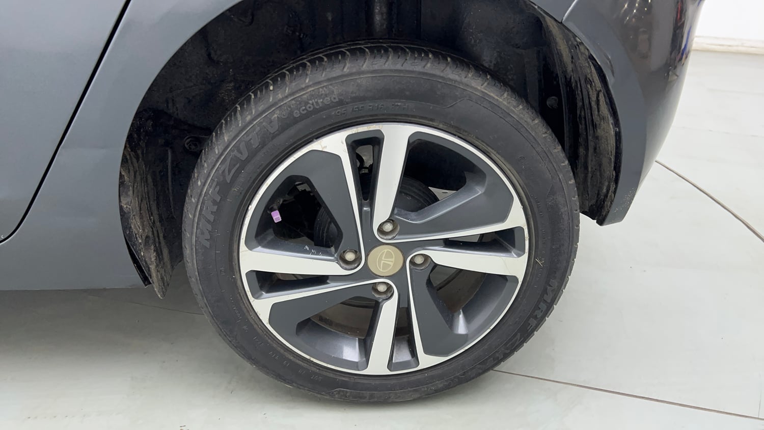 Used 2021 Tata Altroz XZ Petrol Petrol Manual tyres LEFT REAR TYRE RIM VIEW