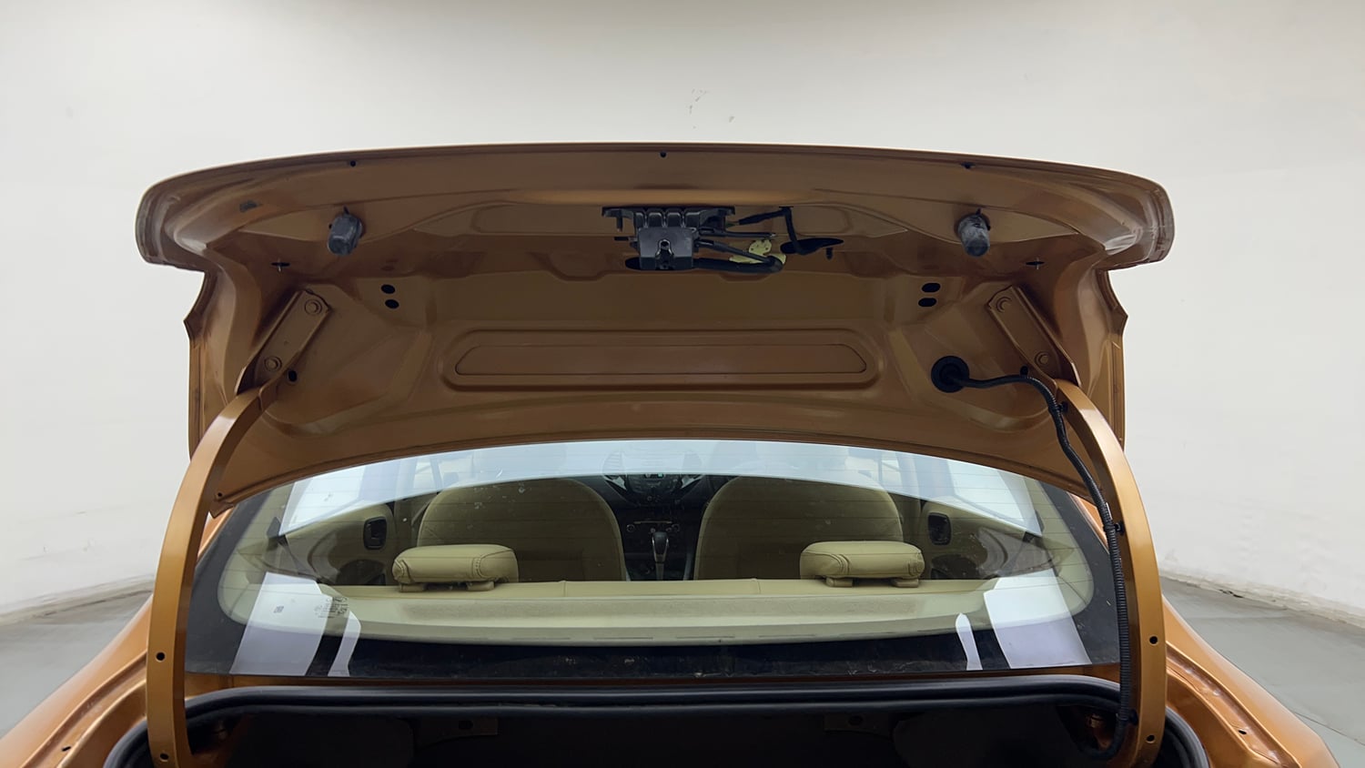 Used 2015 Ford Figo Aspire Titanium 1.5 Ti-VCT AT Petrol Automatic interior DICKY DOOR OPEN VIEW