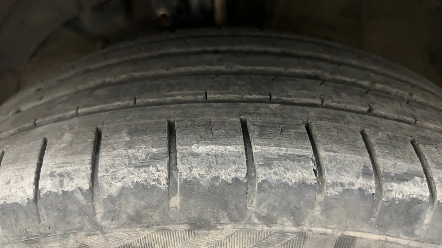 Used 2020 Maruti Suzuki Baleno Zeta Petrol Manual tyres LEFT FRONT TYRE TREAD VIEW