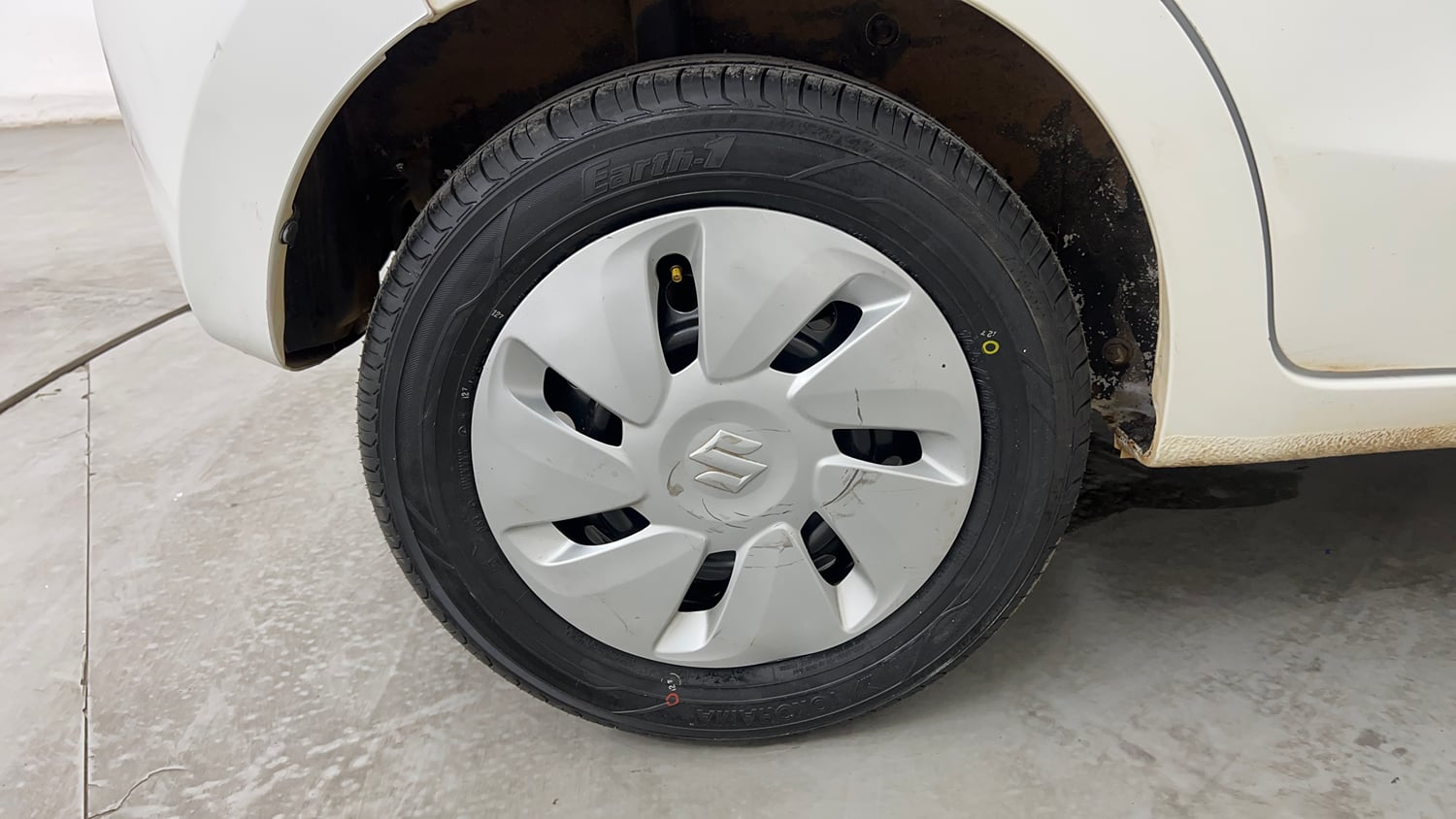 Used 2017 Maruti Suzuki Celerio ZXi AMT Petrol Automatic tyres RIGHT REAR TYRE RIM VIEW