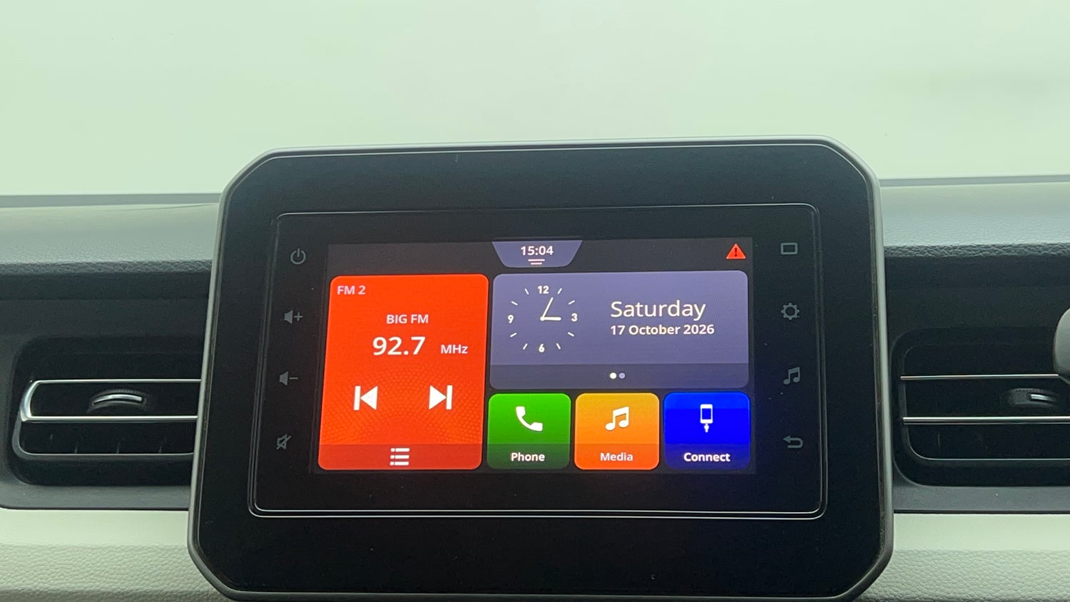 Used 2022 Maruti Suzuki Ignis Zeta 1.2 MT Petrol Manual top_features Touch screen infotainment system