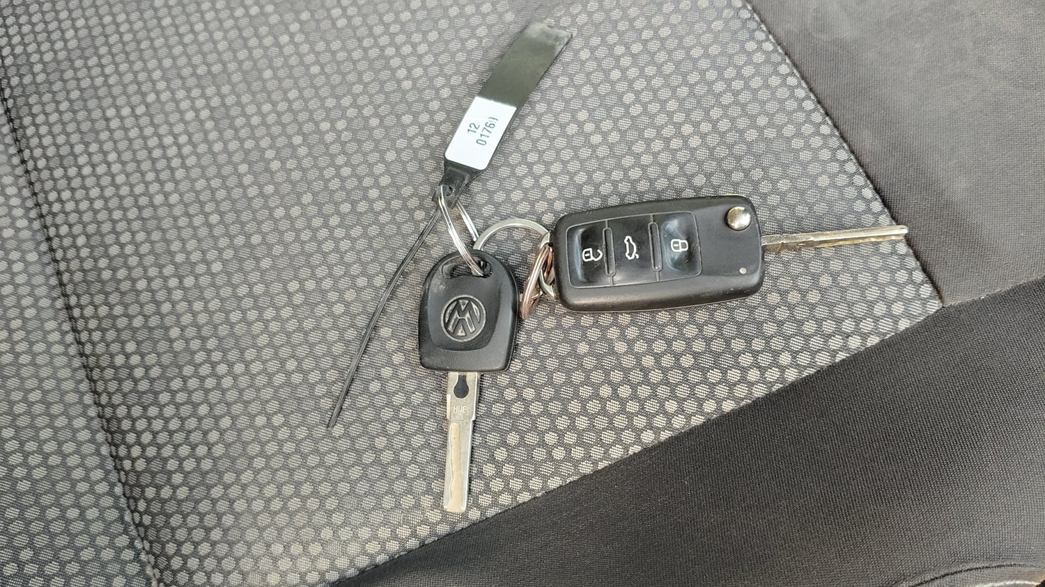 Used 2019 Volkswagen Polo Comfortline 1.0L (P) Petrol Manual extra CAR KEY VIEW
