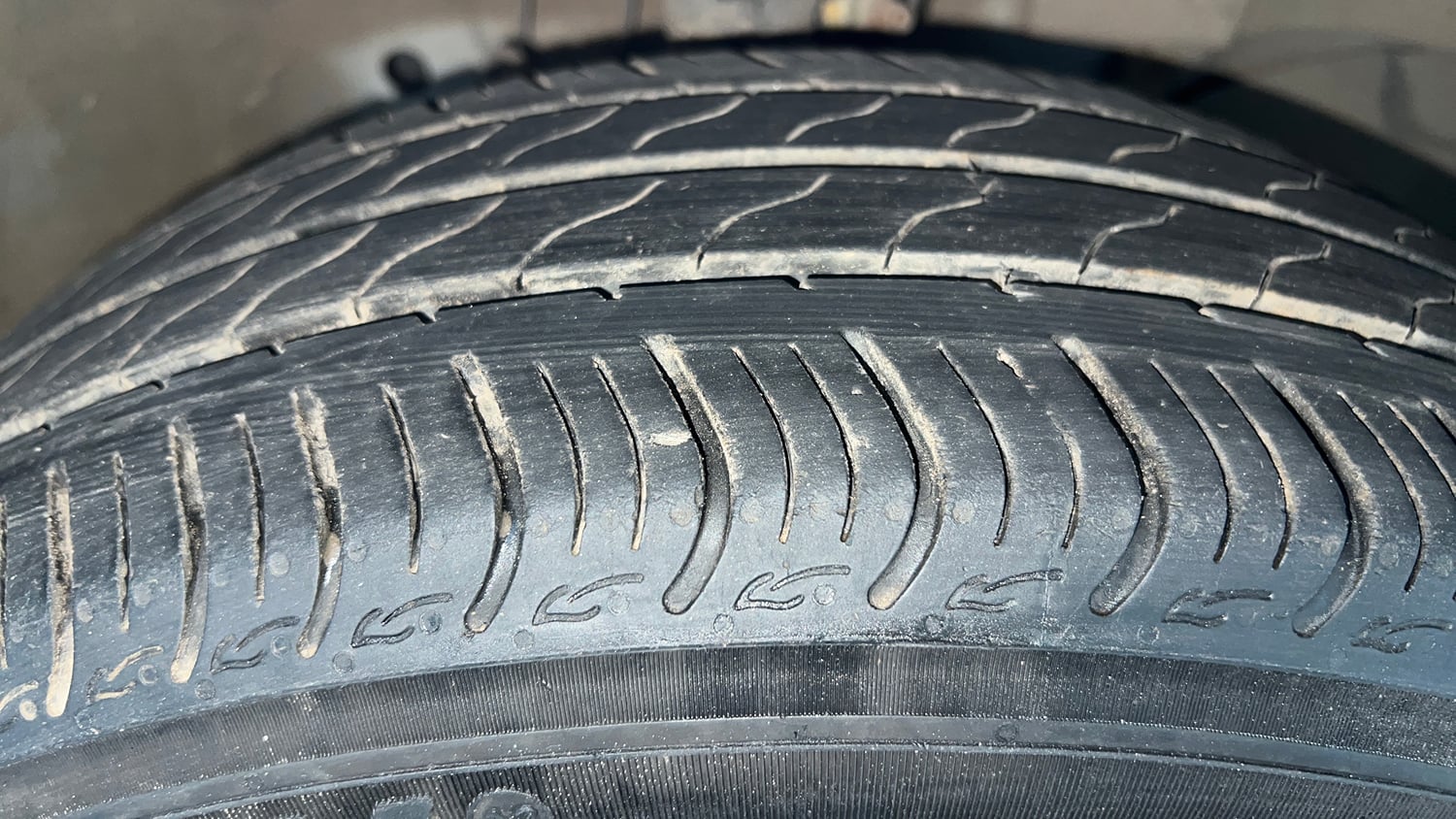 Used 2024 honda Amaze 2nd Generation VX 1.2 Petrol CVT Petrol Automatic tyres RIGHT FRONT TYRE TREAD VIEW