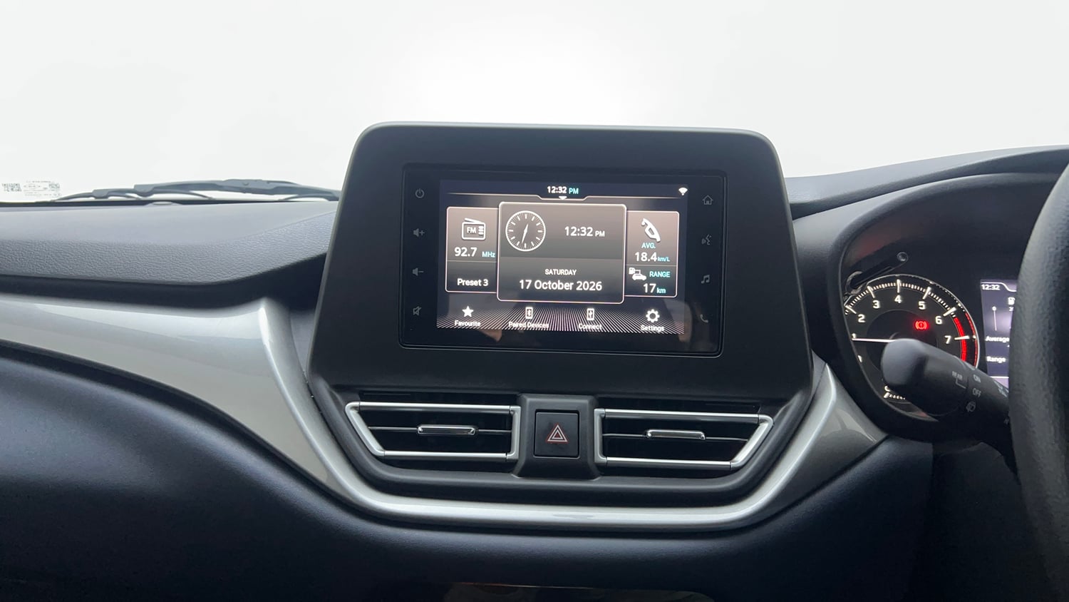 Used 2025 Maruti Suzuki Baleno Zeta MT Petrol Manual top_features Touch screen infotainment system